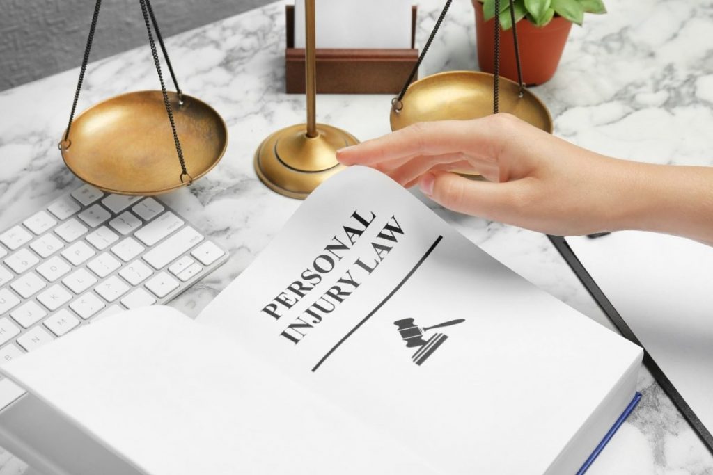YOUR GUIDE TO A PERSONAL INJURY LAWYER